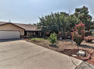 8455 Amador Ave, Yucca Valley, CA 92284