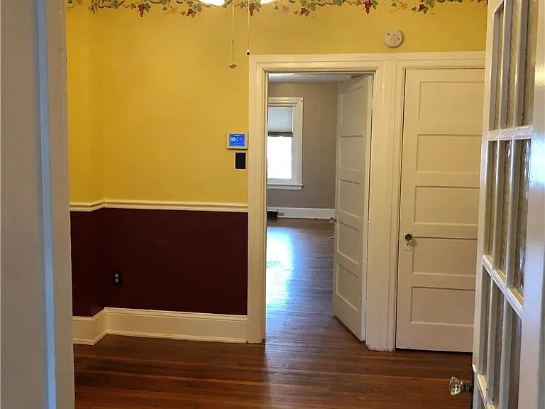1214 Maple St — Photo 5