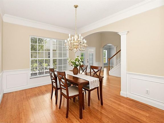5th image of 936 Kingsridge Cir
