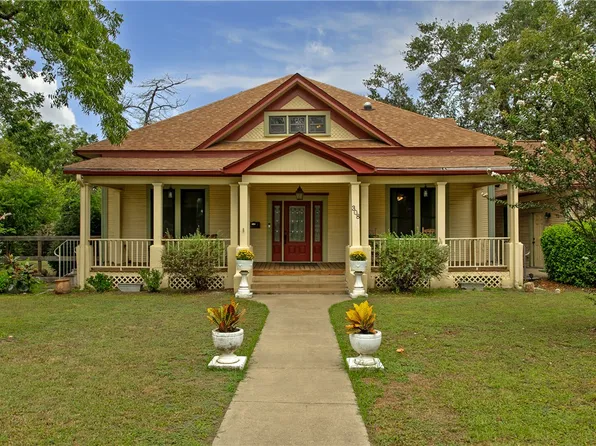 308 W Brenken St, Hearne, TX 77859