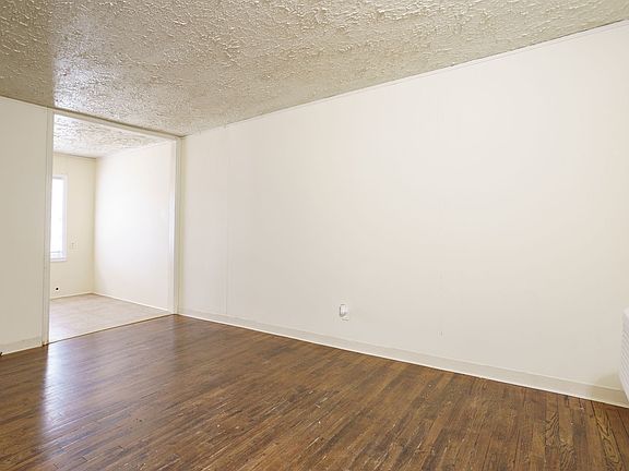 5th image of 918 S Hiram St #1