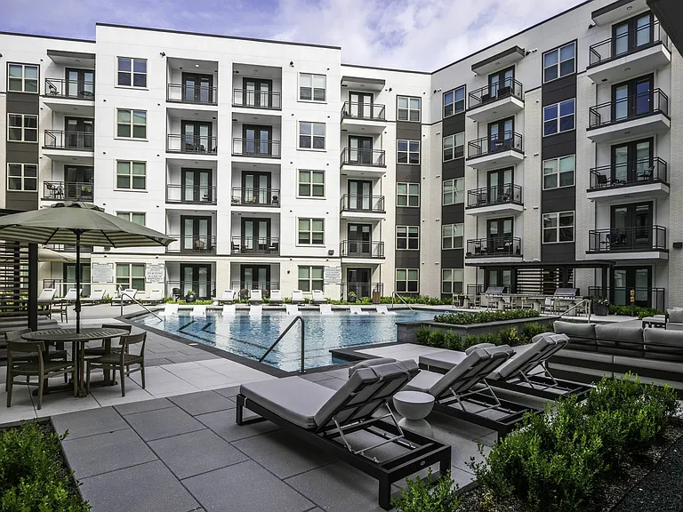 Sparkling Hotel-Inspired Pool
