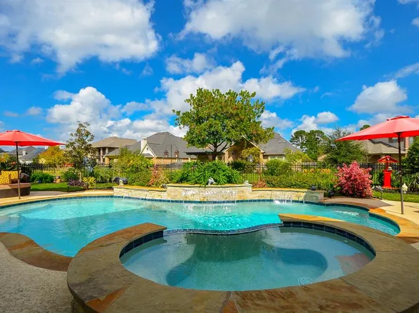 26 Azure Lake Ct, Katy, TX 77494