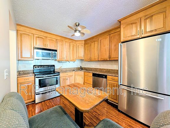 5th image of 305 Kathy Ln NE