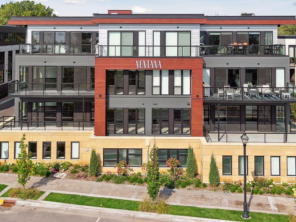 1st image of 253 Lake St E #301