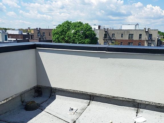 2nd image of 615 E 17th St APT 3L