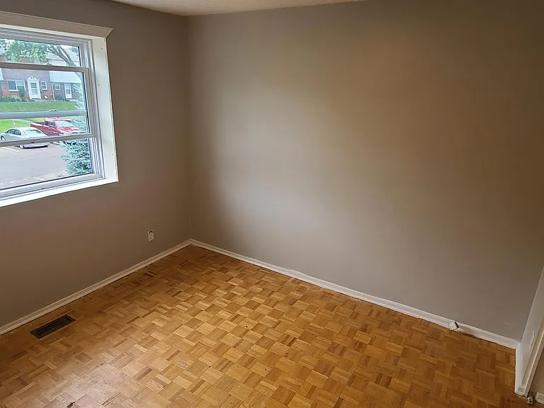 660 Hochelaga St — Photo 29