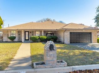 216 Edgewood Dr, Fredericksburg, TX 78624