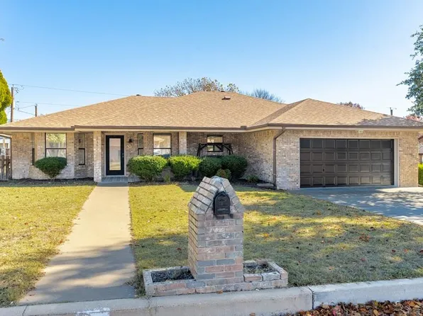 216 Edgewood Dr, Fredericksburg, TX 78624
