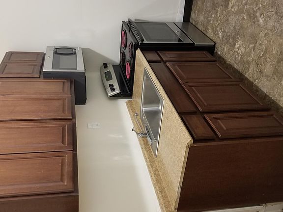 4th image of 1215 W Silver St #Efficiency