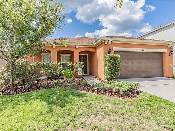 4th image of 2725 Winglewood Cir