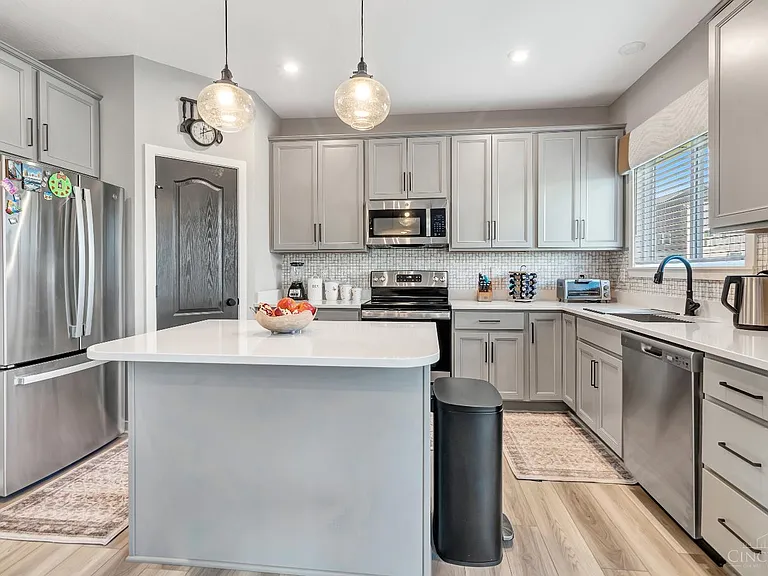 5817 Montrose Ct — Photo 11