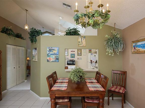 5th image of 3719 43rd Ave W