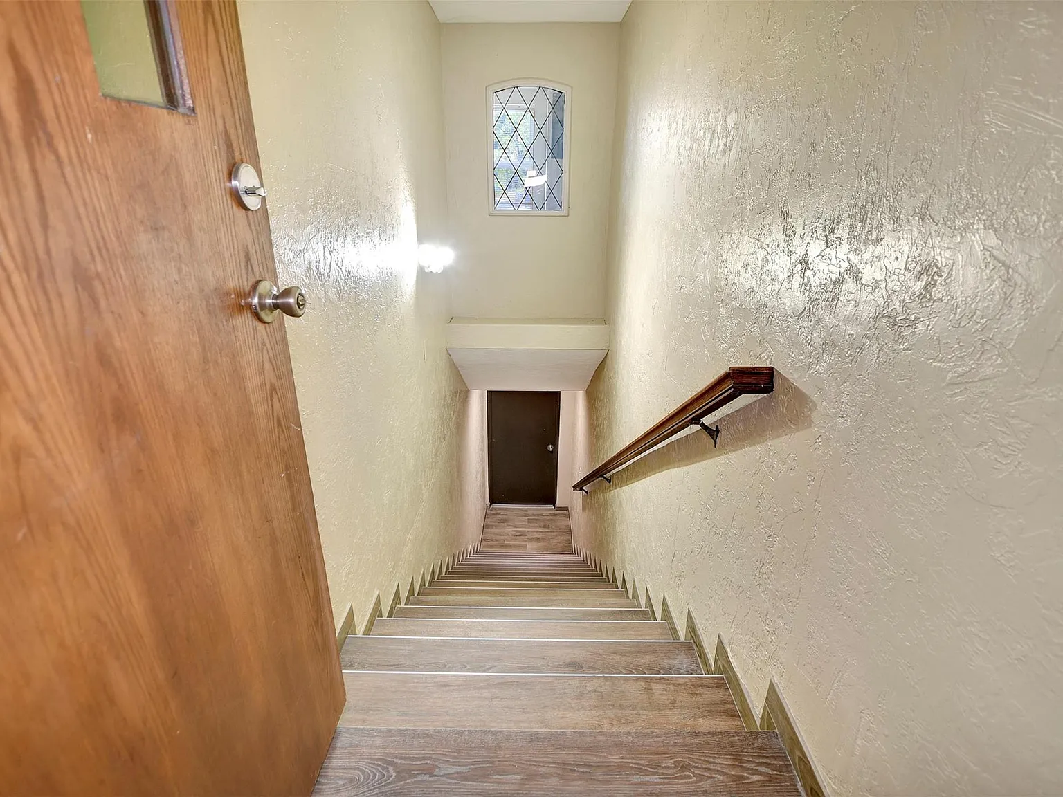 3 bed, 2.5 bath, 1600 sqft, $1,750 — Photo 3