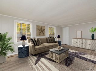 203 Clubhouse Dr, Macon, NC 27551