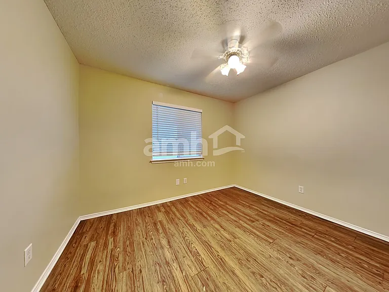 1105 Warrington Way — Photo 14