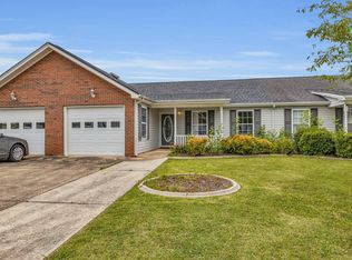 498 Flagstone Dr, Rossville, GA 30741