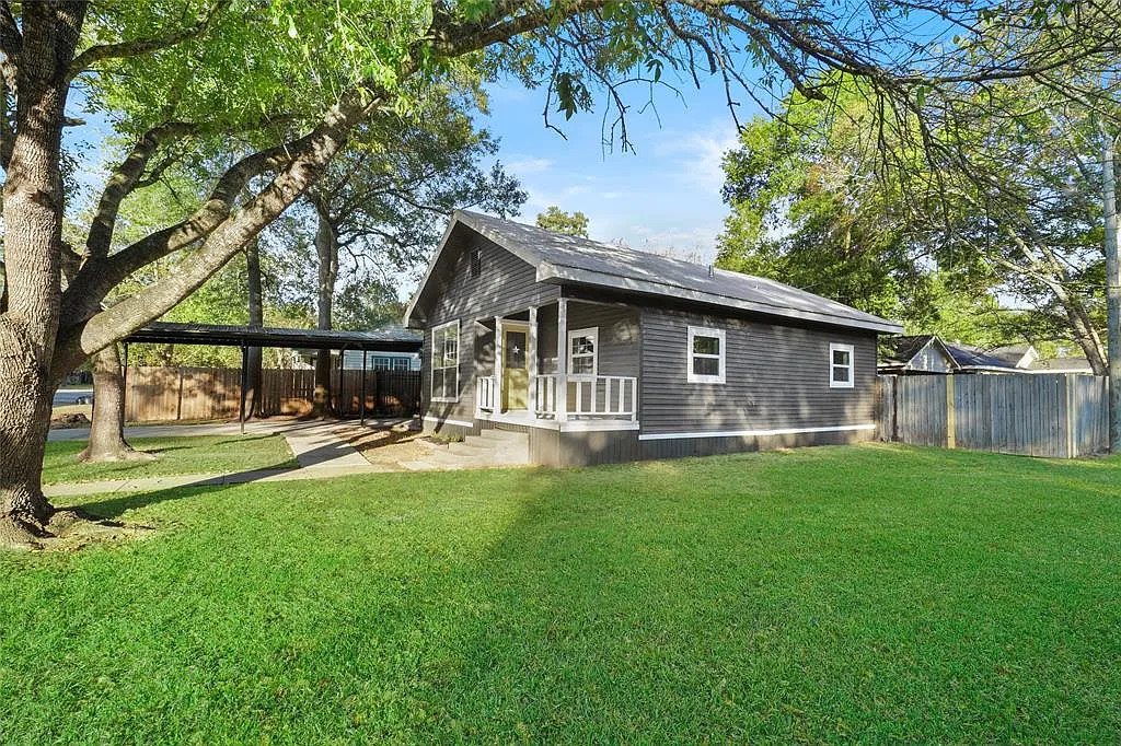 514 W Milam St — Photo 2
