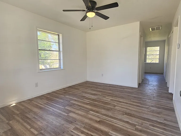 207 E 12th St SW #207 — Photo 3