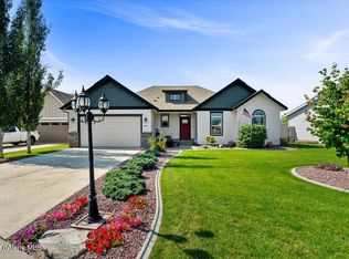 2056 E Warbler Ln, Post Falls, ID 83854