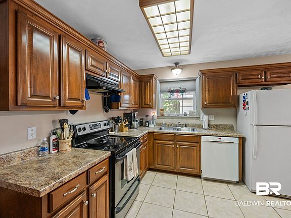 4th image of 22607 Circle Dr