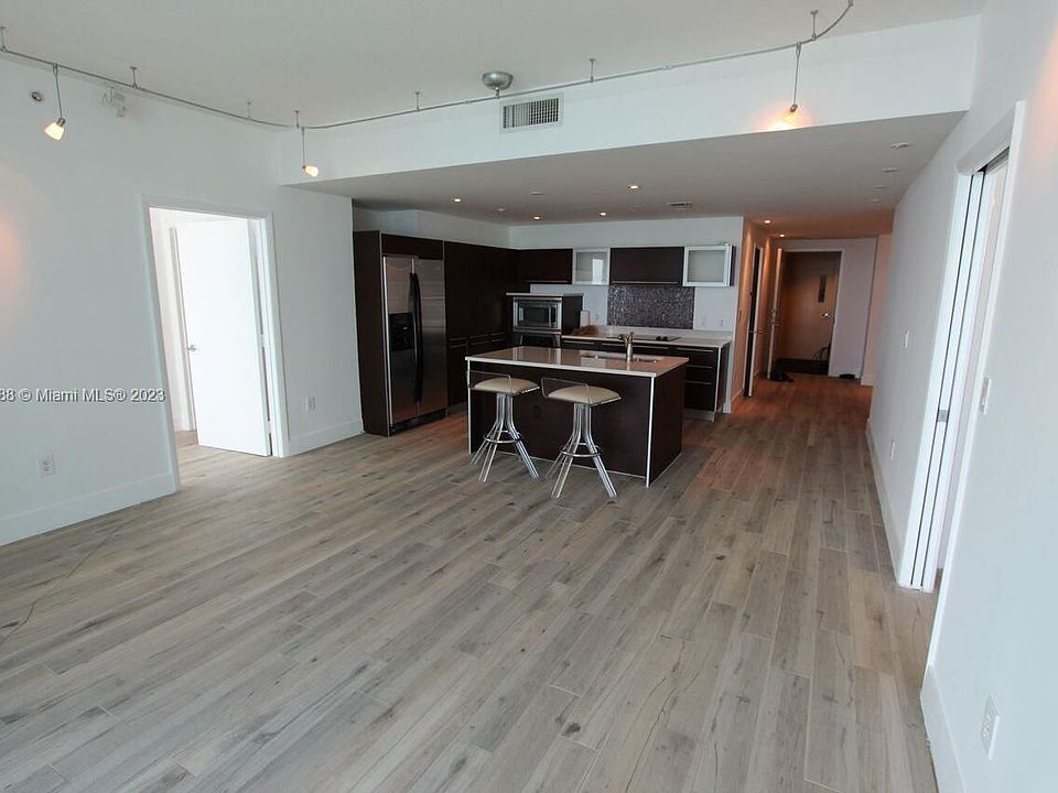 1st image of 1900 N Bayshore Dr APT 4601