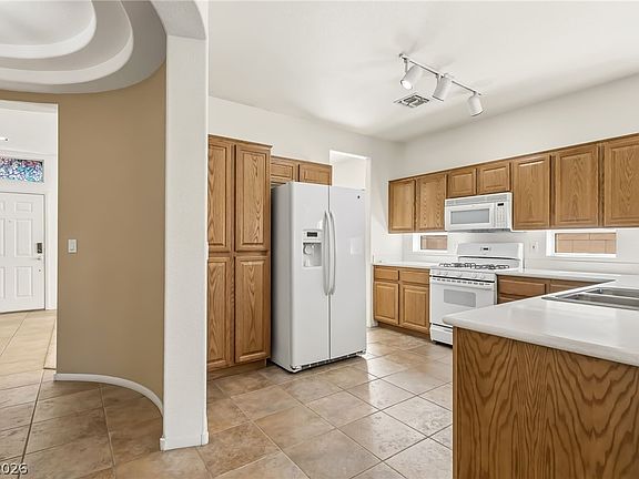 3rd image of 2935 Shimmering Bay St