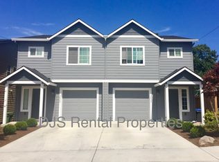 38587 Hood St, Sandy, OR 97055