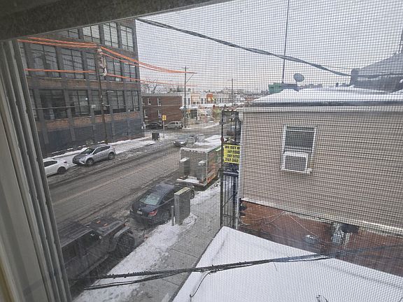 3rd image of 966 E Russell St Floor 2