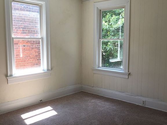 4th image of 2413 W Clifton Ave #2