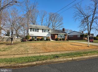 8140 Drayton Ln, Springfield, VA 22151