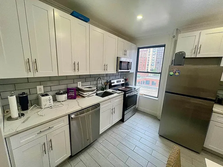 311 W 95th St #7A — Photo 4