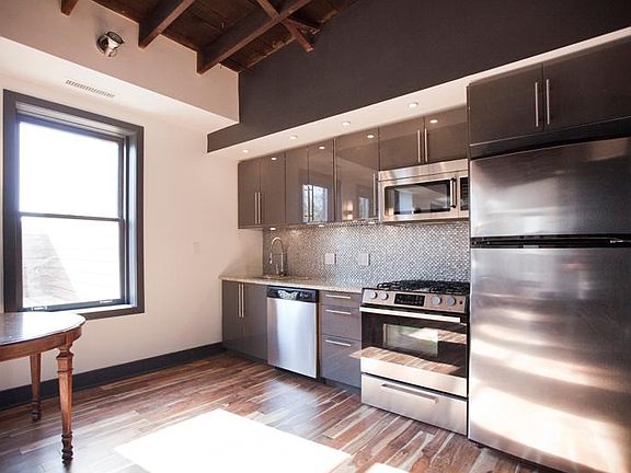 4th image of 2-7960 Kercheval St #2