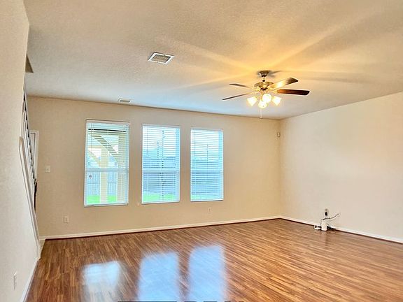 5th image of 2527 Tucker Creek Dr