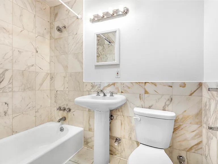361 W 20th St #3-A — Photo 7