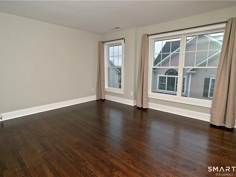 115-71 Colonial Rd — Photo 24