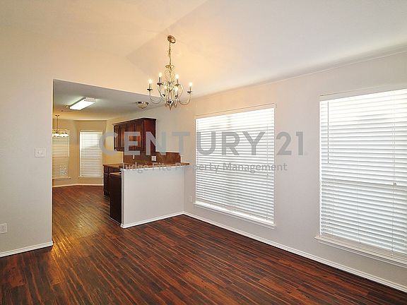 3rd image of 122 Oregon Trl