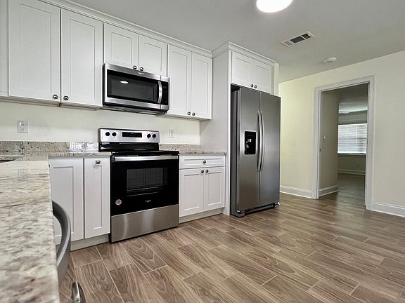 3rd image of 7510 Blossom Ave
