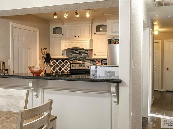 5th image of 4015 Seles Dr
