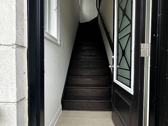 3rd image of 33 Rowe St