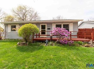 901 N Chicago Ave, Sioux Falls, SD 57103