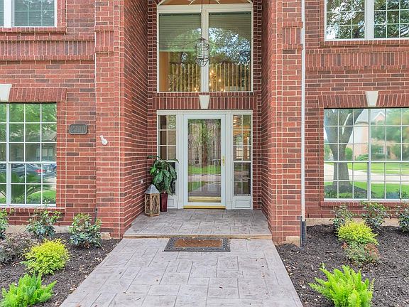 3rd image of 2110 Shade Crest Dr