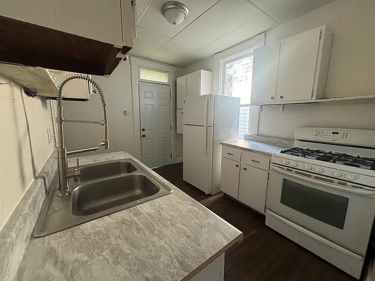 65 W Blake Ave — Photo 5