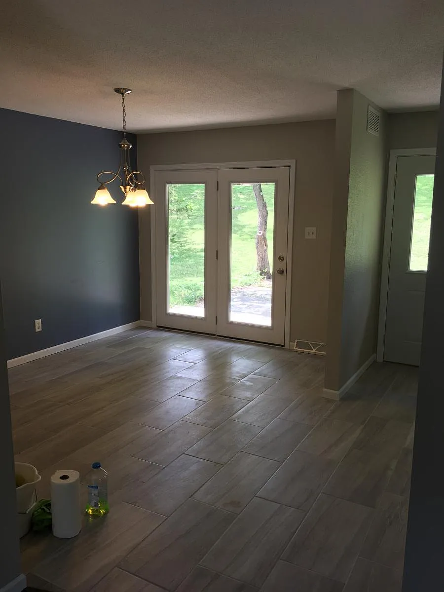 Building Photo - 605 Belair Dr