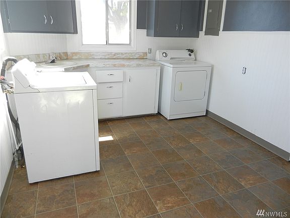 4th image of 1901 W Peninsula Dr