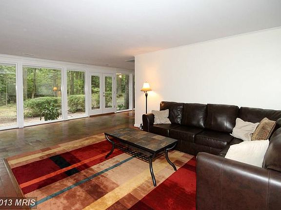 5th image of 3721 Linda Ln