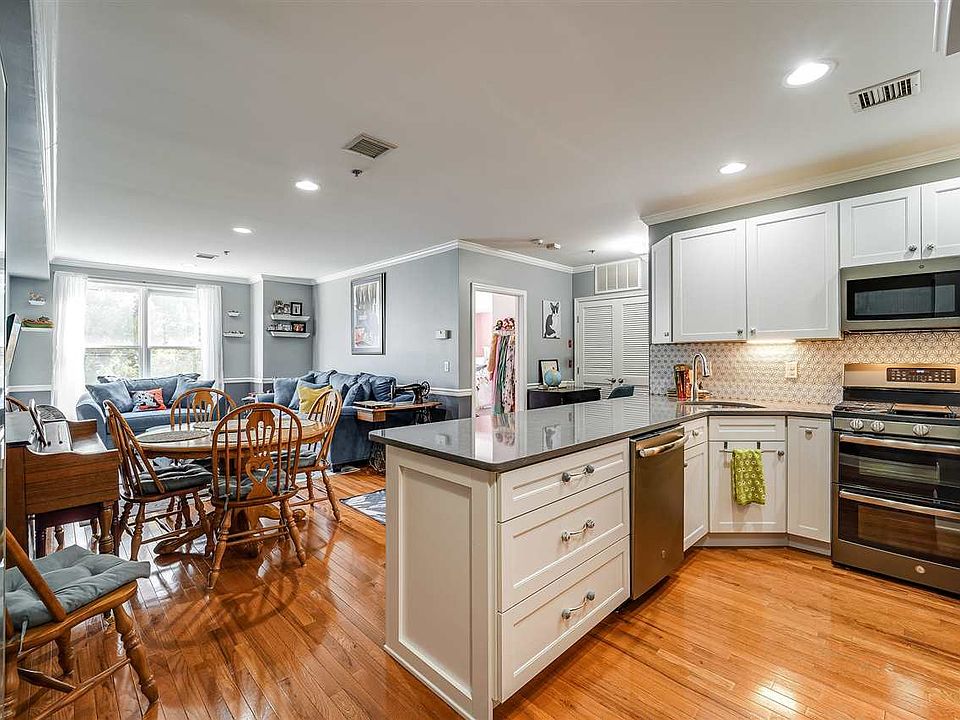 1st image of 725 Jefferson St APT 14