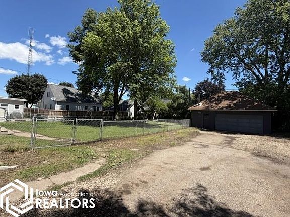4th image of 105 5th St S