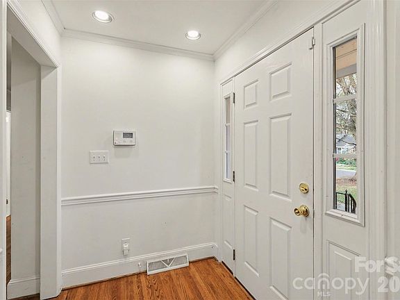 2nd image of 3101 Eastburn Rd