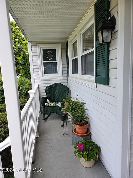 4th image of 7 Buena Vista Avenue
